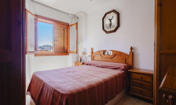 Resale - Apartment - Torrevieja - Playa del Acequión