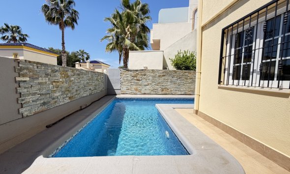 Resale - Villa - Orihuela Costa - Las Ramblas