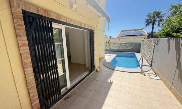 Resale - Villa - Orihuela Costa - Las Ramblas