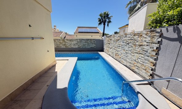 Resale - Villa - Orihuela Costa - Las Ramblas