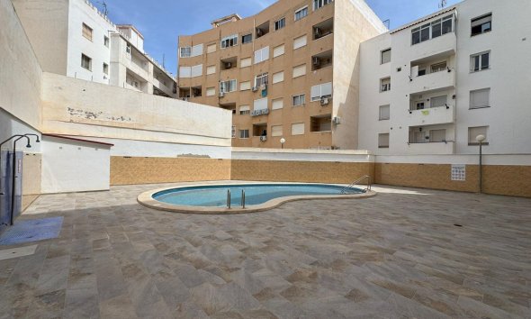 Resale - Apartment - Torrevieja - Centro