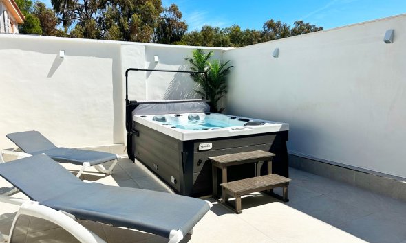 Resale - Terraced house / Townhouse - Orihuela Costa - La Zenia