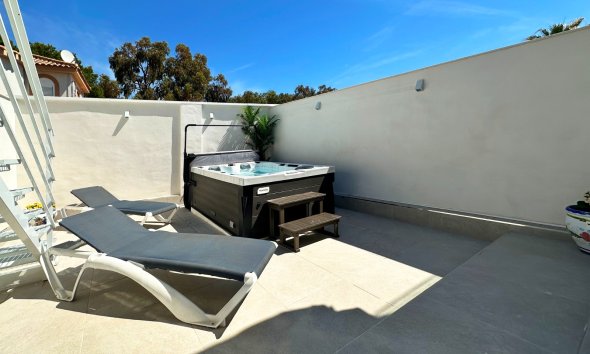 Resale - Terraced house / Townhouse - Orihuela Costa - La Zenia
