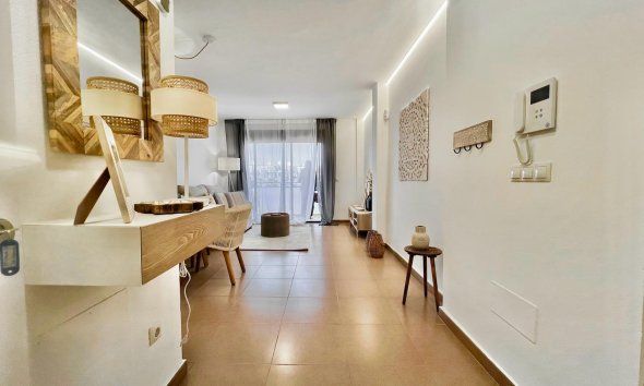 Resale - Apartment - Torrevieja - Acequion