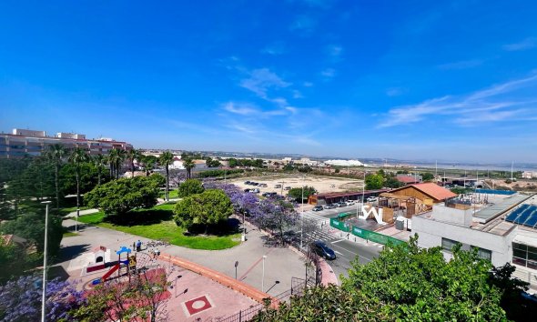 Resale - Apartment - Torrevieja - Acequion