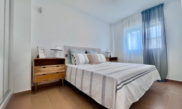 Resale - Apartment - Torrevieja - Acequion