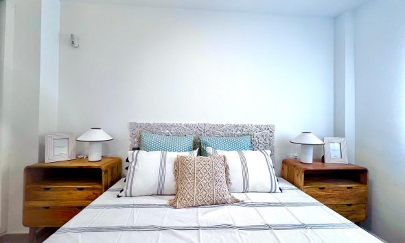 Resale - Apartment - Torrevieja - Acequion