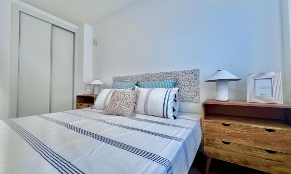 Resale - Apartment - Torrevieja - Acequion