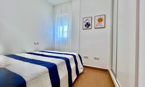Resale - Apartment - Torrevieja - Acequion