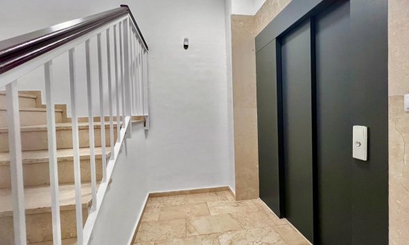 Resale - Apartment - Torrevieja - Acequion