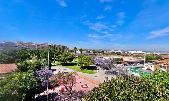Resale - Apartment - Torrevieja - Acequion