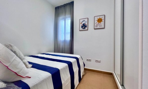 Resale - Apartment - Torrevieja - Acequion