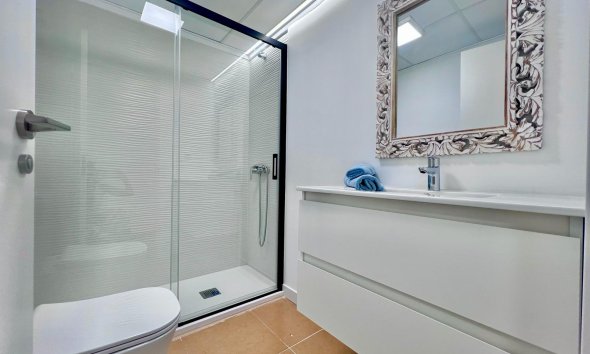 Resale - Apartment - Torrevieja - Acequion