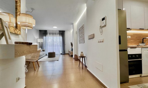 Resale - Apartment - Torrevieja - Acequion