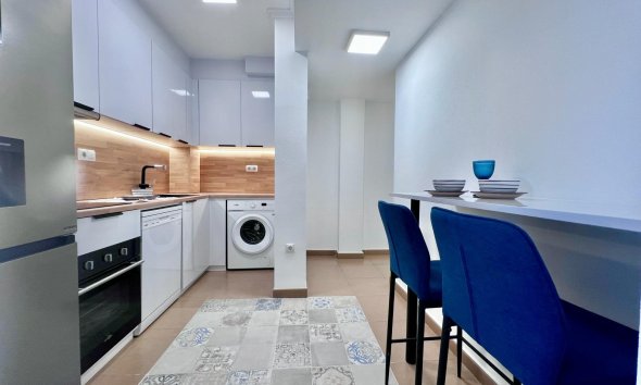 Resale - Apartment - Torrevieja - Acequion