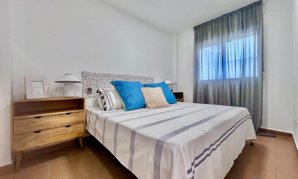 Resale - Apartment - Torrevieja - Acequion