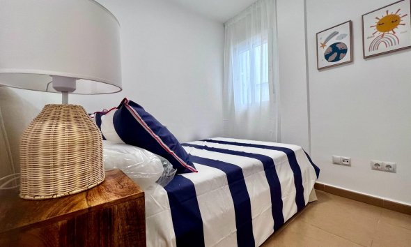 Resale - Apartment - Torrevieja - Acequion