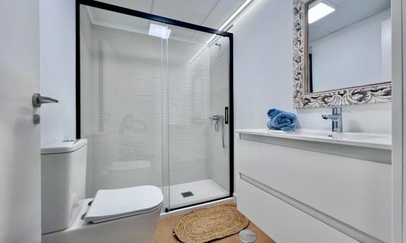 Resale - Apartment - Torrevieja - Acequion