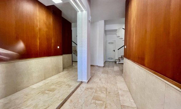 Resale - Apartment - Torrevieja - Acequion