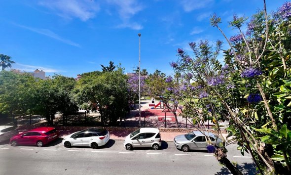 Resale - Apartment - Torrevieja - Acequion