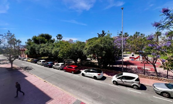 Resale - Apartment - Torrevieja - Acequion