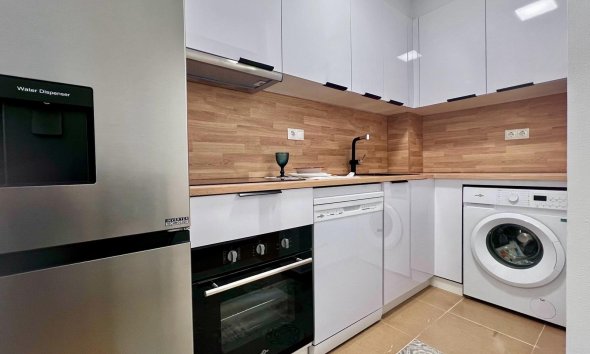 Resale - Apartment - Torrevieja - Acequion