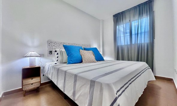 Resale - Apartment - Torrevieja - Acequion