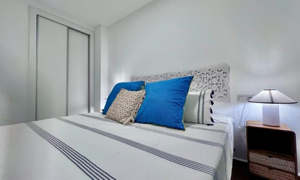 Resale - Apartment - Torrevieja - Acequion
