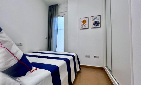 Resale - Apartment - Torrevieja - Acequion