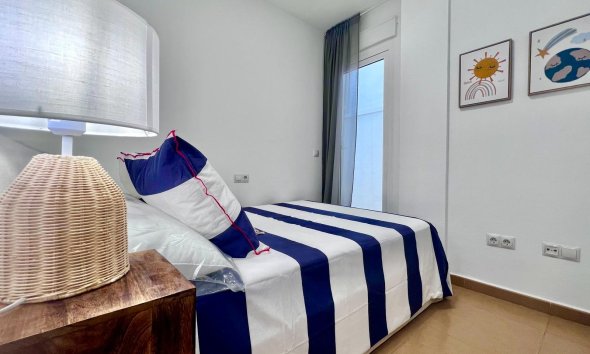 Resale - Apartment - Torrevieja - Acequion