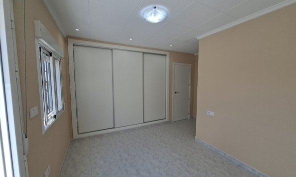 Resale - Terraced house / Townhouse - La Marina - La Marina - Urbanization