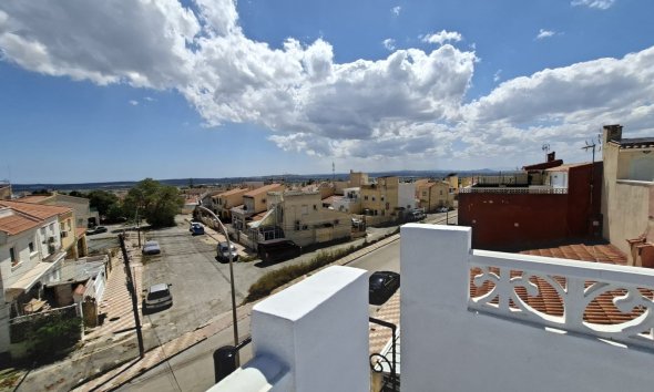 Resale - Terraced house / Townhouse - La Marina - La Marina - Urbanization