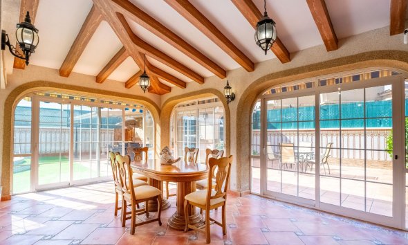 Resale - Villa - Torrevieja - El Chaparral