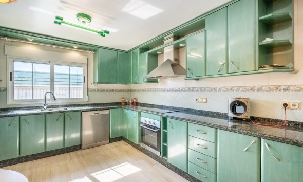 Resale - Villa - Torrevieja - El Chaparral