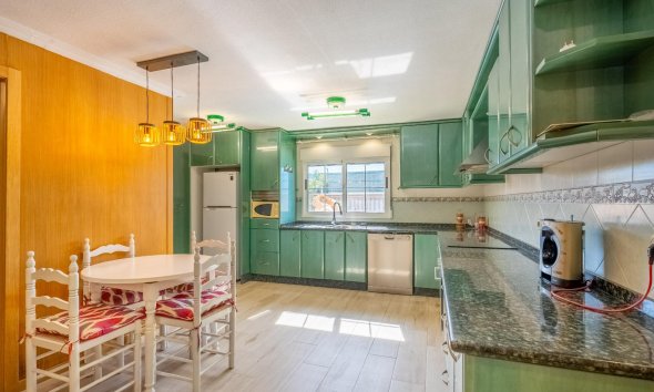 Resale - Villa - Torrevieja - El Chaparral
