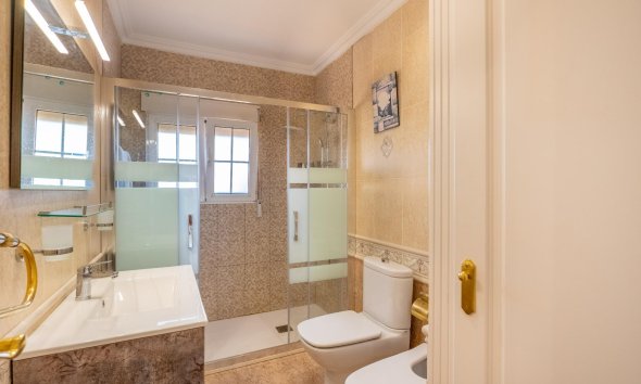 Resale - Villa - Torrevieja - El Chaparral