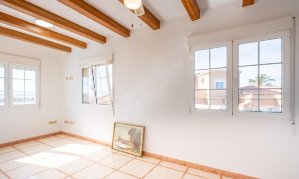 Resale - Villa - Torrevieja - El Chaparral
