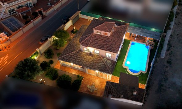 Resale - Villa - Torrevieja - El Chaparral