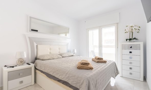 Resale - Terraced house / Townhouse - Torrevieja - Punta Prima