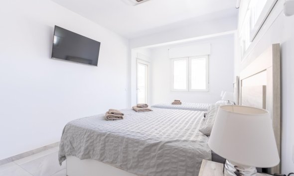 Resale - Terraced house / Townhouse - Torrevieja - Punta Prima