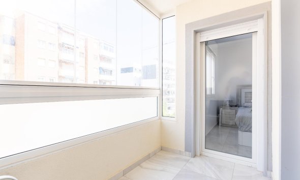 Resale - Terraced house / Townhouse - Torrevieja - Punta Prima