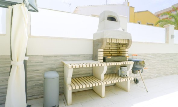 Resale - Terraced house / Townhouse - Torrevieja - Punta Prima