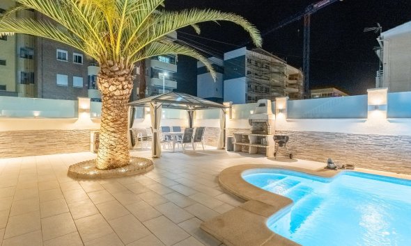 Resale - Terraced house / Townhouse - Torrevieja - Punta Prima