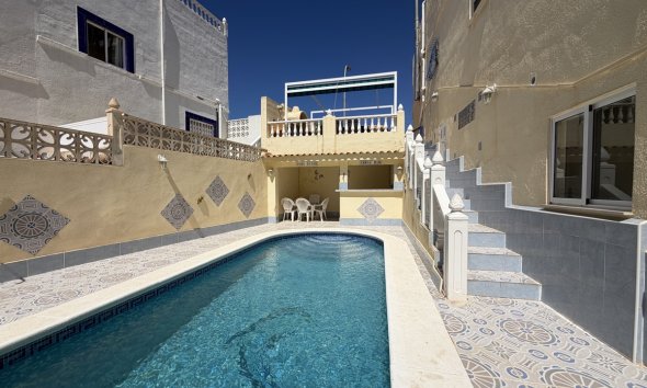 Reventa - Adosado - San Miguel de Salinas