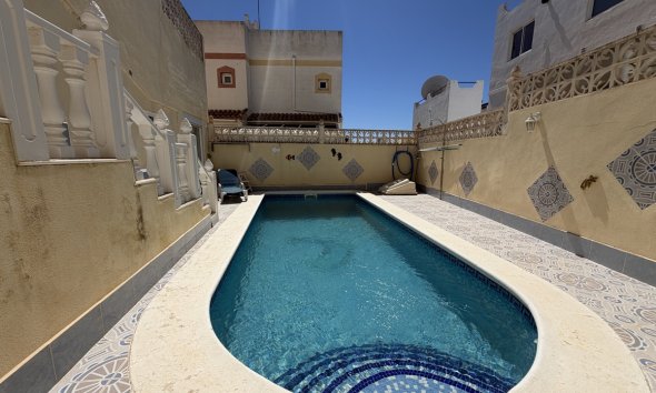 Reventa - Adosado - San Miguel de Salinas