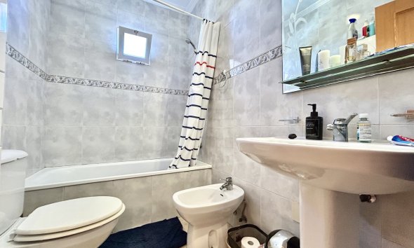 Resale - Apartment - Orihuela Costa - La Zenia
