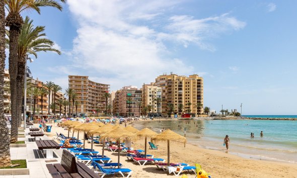 Resale - Apartment - Torrevieja - Playa del cura