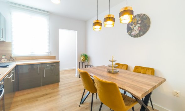 Resale - Apartment - Torrevieja - Playa del cura