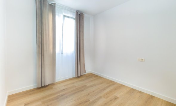 Resale - Apartment - Torrevieja - Playa del cura