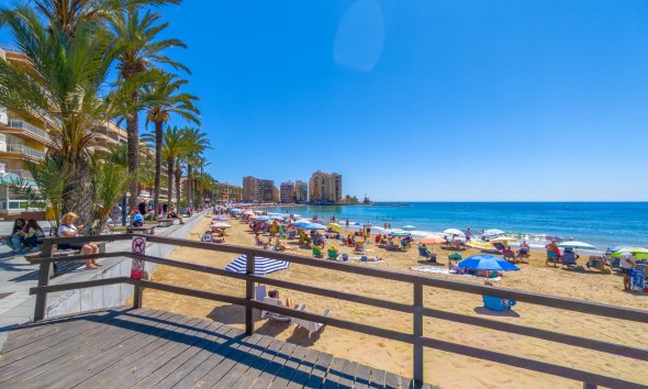Resale - Apartment - Torrevieja - Playa del cura